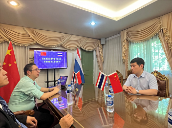 2023年6月27日，白俄罗斯华商协会副会长刘哲源带队来我校考察，我校教育中心副主任李航在河畔会议室热情接待并座谈