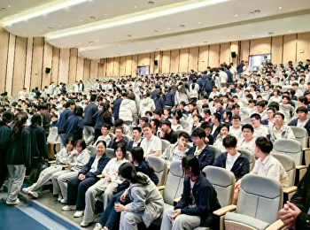 2024年4月16日，泰国宣素那他皇家大学国际教育中心副主任谢飞应邀参访参访湖北大光华教育集团