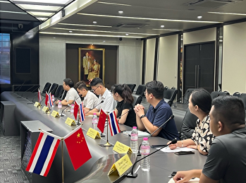 2024年6月7日，揭阳理工职业技术学校书记汤少鑫，带领学院访泰代表团来校交流访问，我校教育中心副主任李航在会议室热情接待并座谈